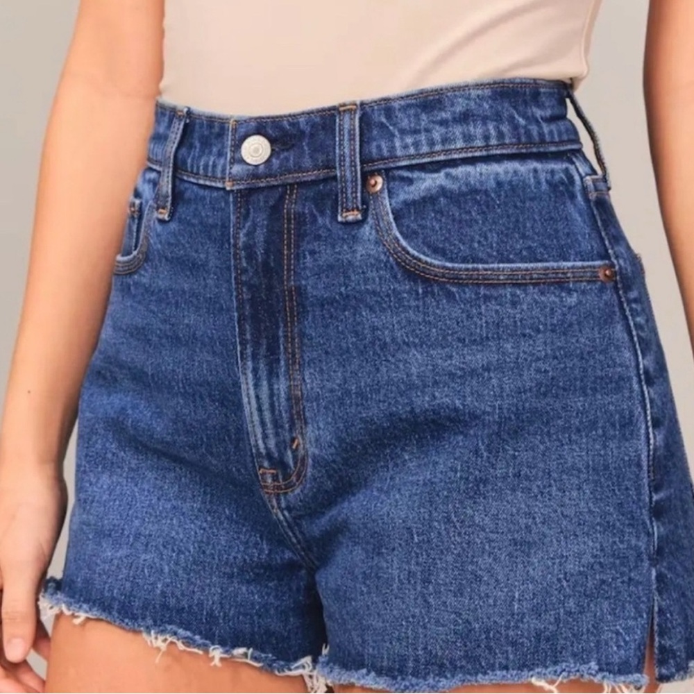Abercrombie & Fitch Dark Wash The Mom Short High Rise